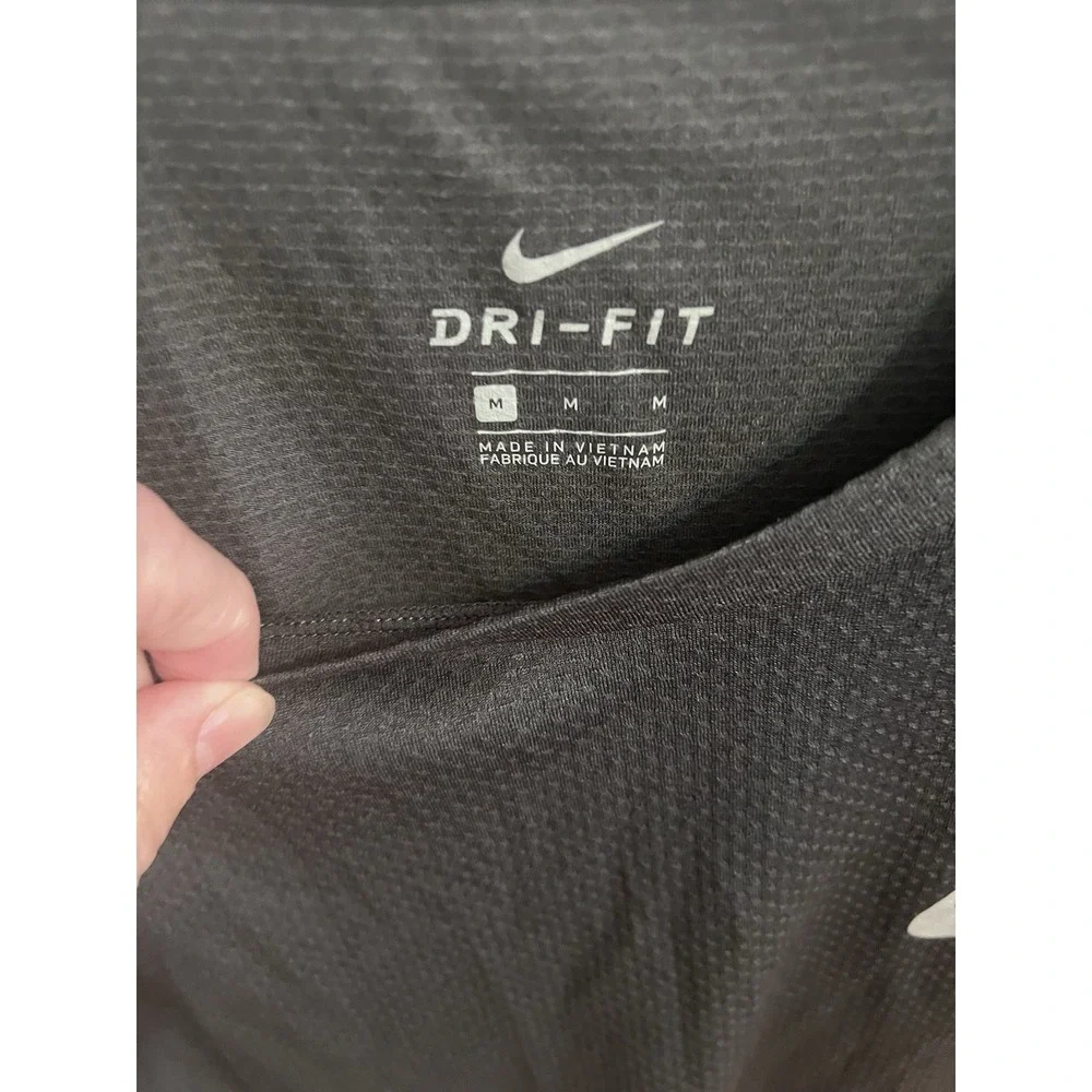 Nike Dri-Fit Womens Charcoal Gray Size Medium Short Sleeve‎ Running Shirt